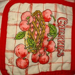 Vintage quilted half apron  cherry apron 1978